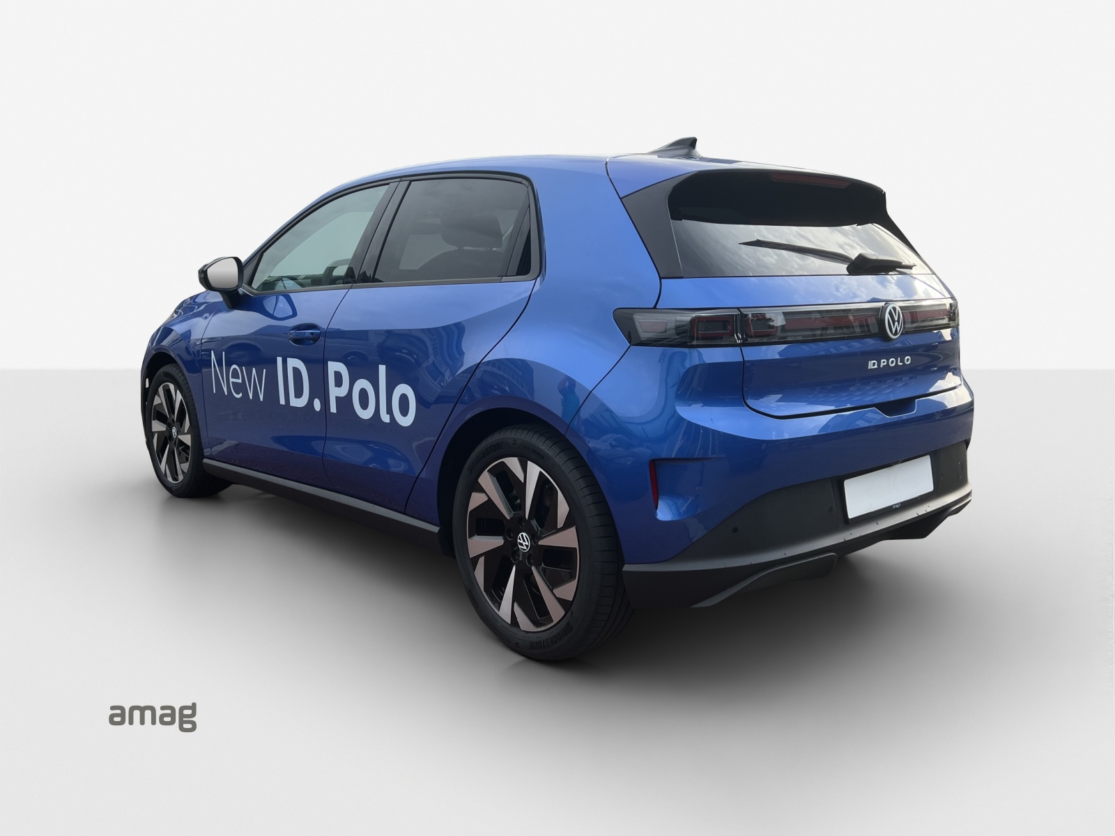 VW ID.Polo 52 kWh Life Edition One-showroom-element-2