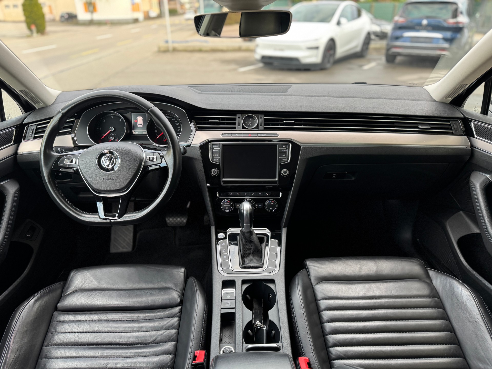 VW Passat Variant 2.0 TDI BMT High. DSG 4Motion-image-2