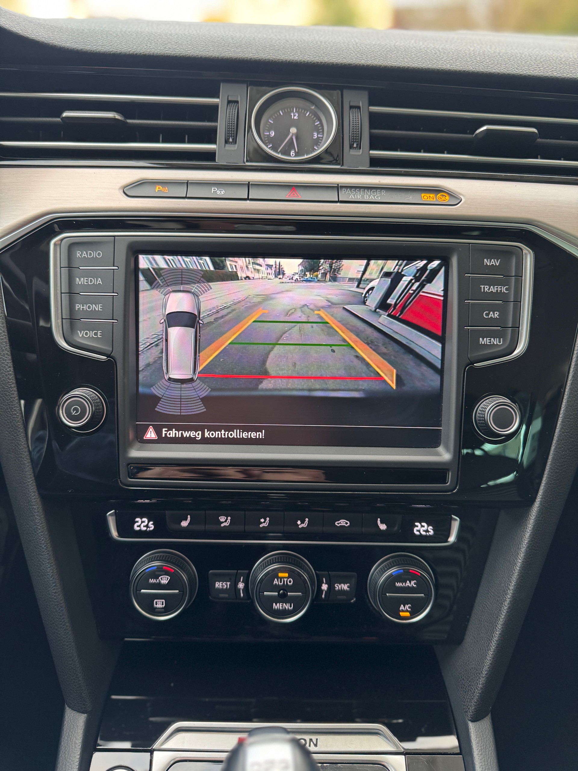 VW Passat Variant 2.0 TDI BMT High. DSG 4Motion-image-3