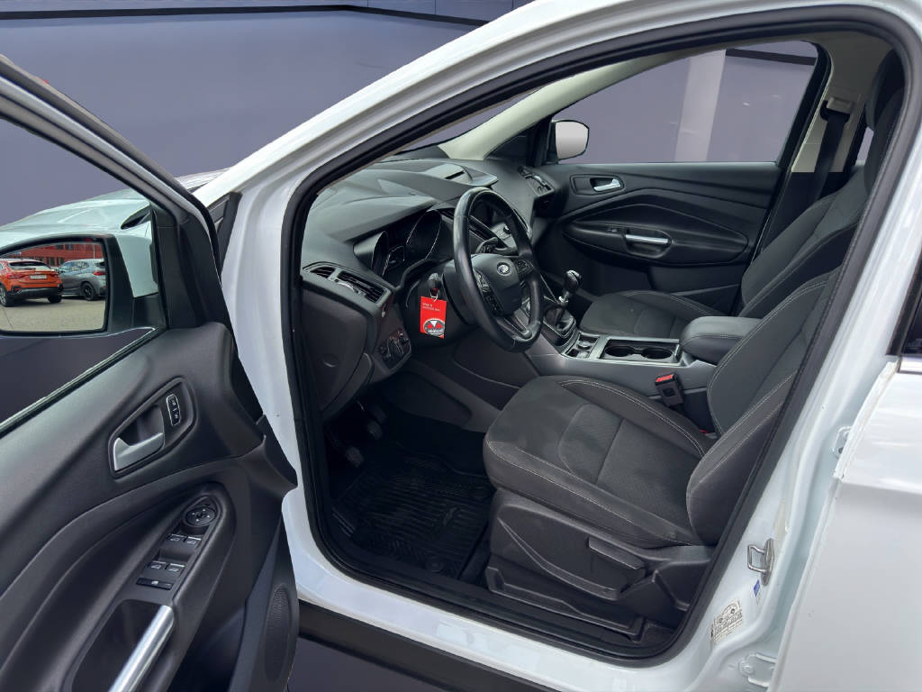 FORD Kuga 1.5 EcoB 120 Trend 2WD-image-9