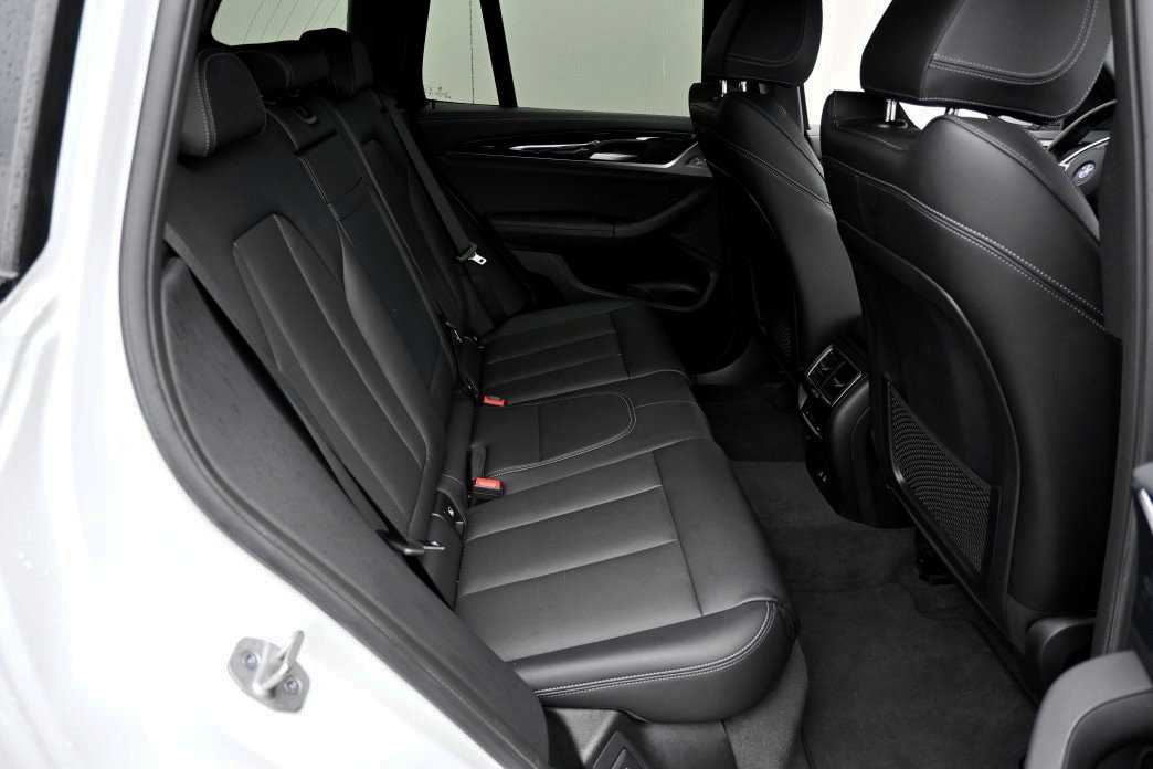 BMW iX3 Inspiring-image-7