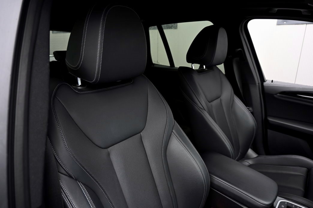BMW iX3 Inspiring-image-5