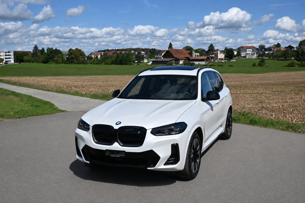 BMW iX3 Inspiring-image-0