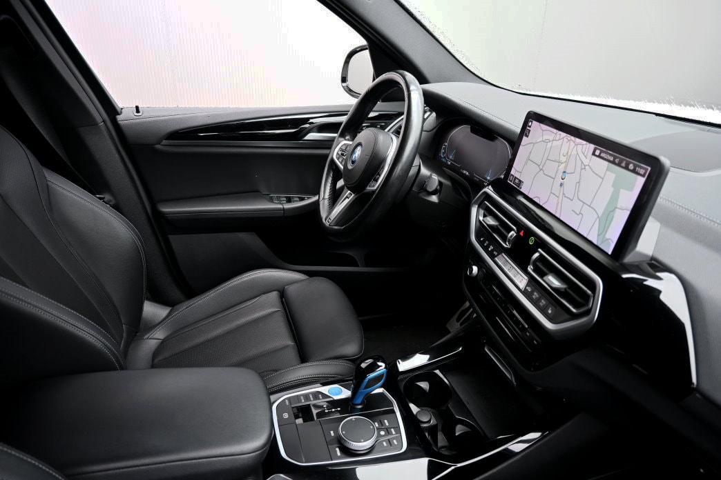 BMW iX3 Inspiring-image-6