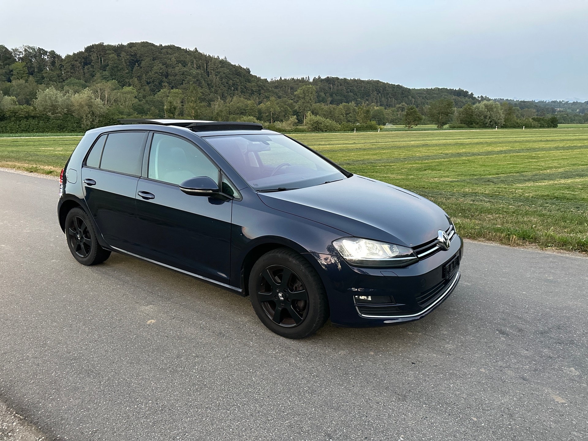 VW 2.0 TDI Highline 4m-image-1