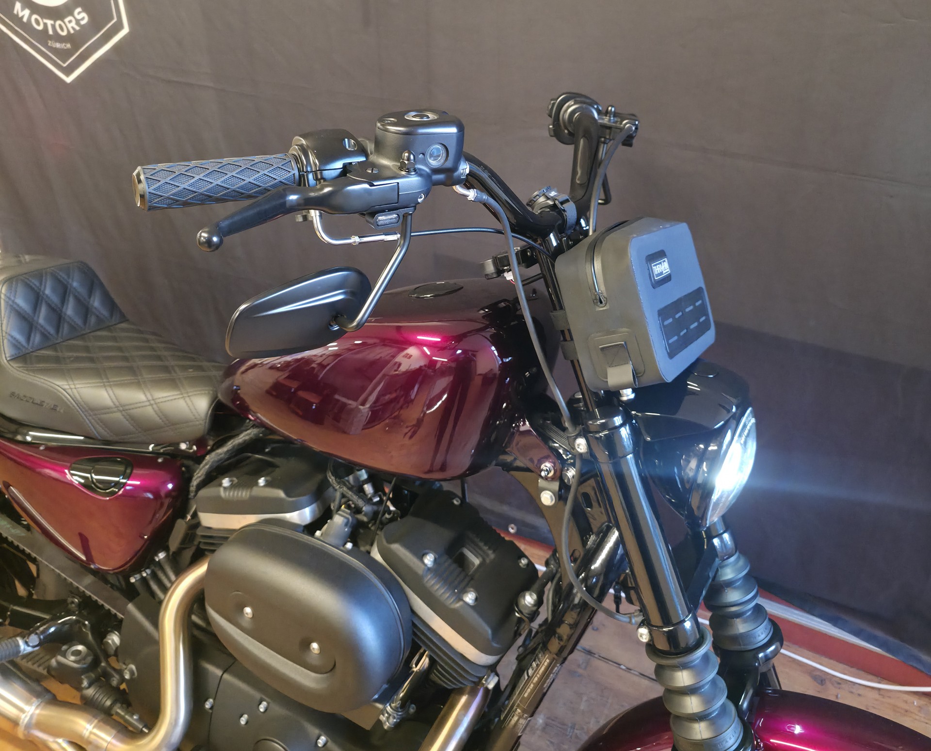 HARLEY-DAVIDSON XL 883 N Sportster Iron ABS-image-2