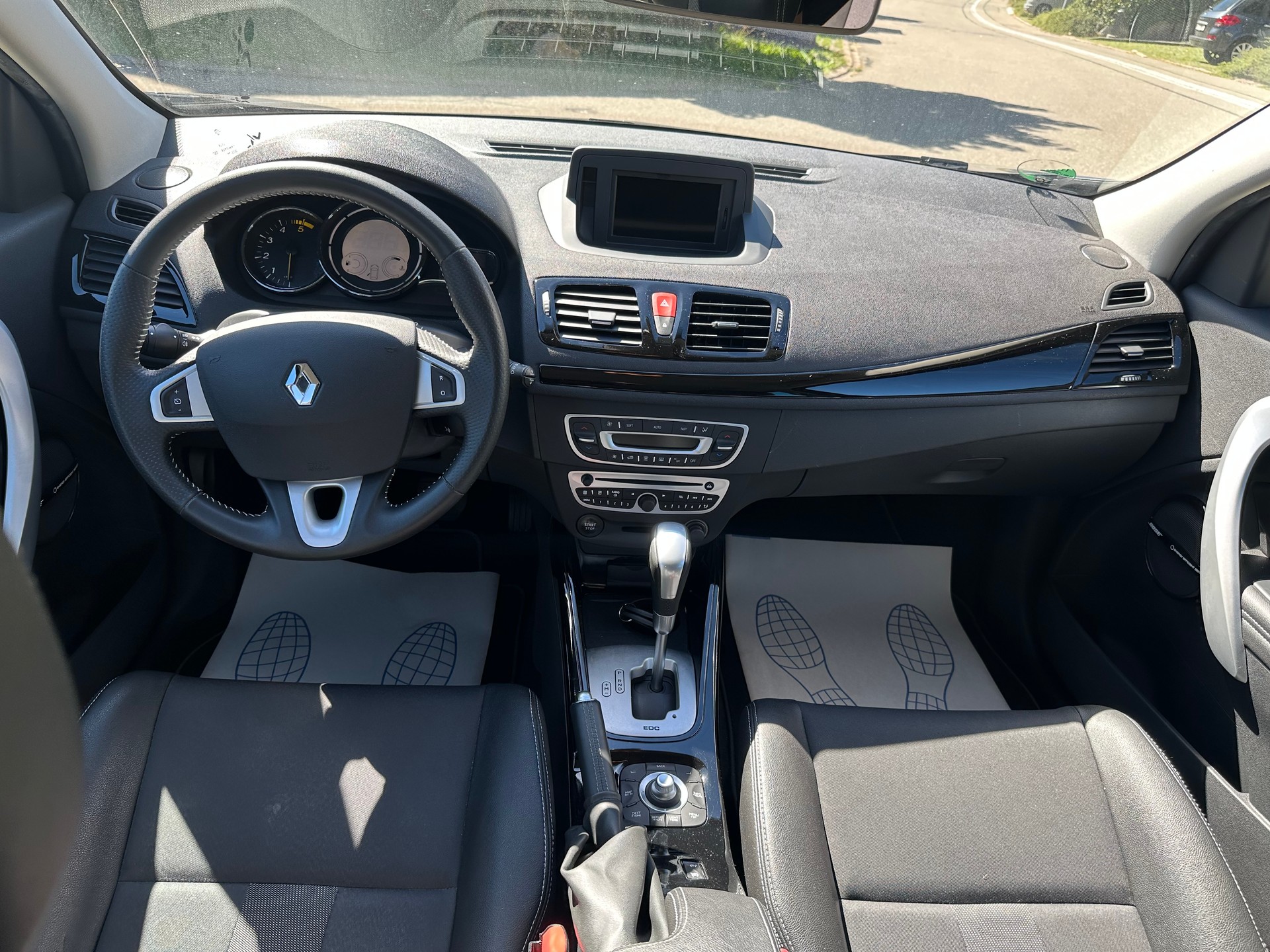 RENAULT Mégane Grandtour 1.5 dCi Dynamique EDC-image-8