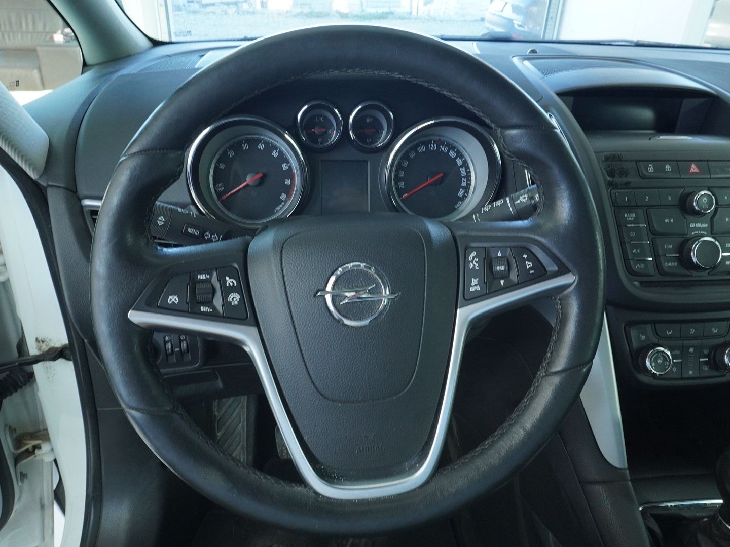 OPEL Zafira Tourer 1.4i 16V Cosmo-image-5