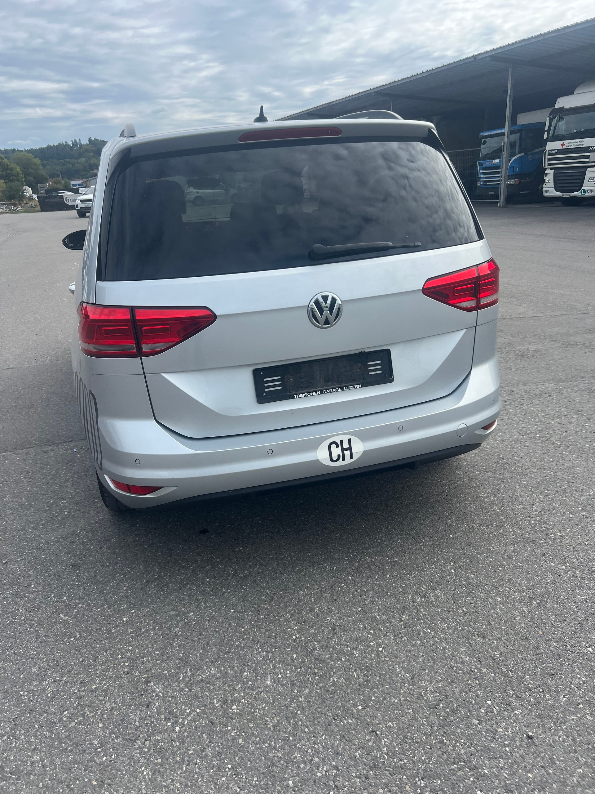 VW Touran 1.6 TDI BlueMotion Technology Sound DSG-image-2
