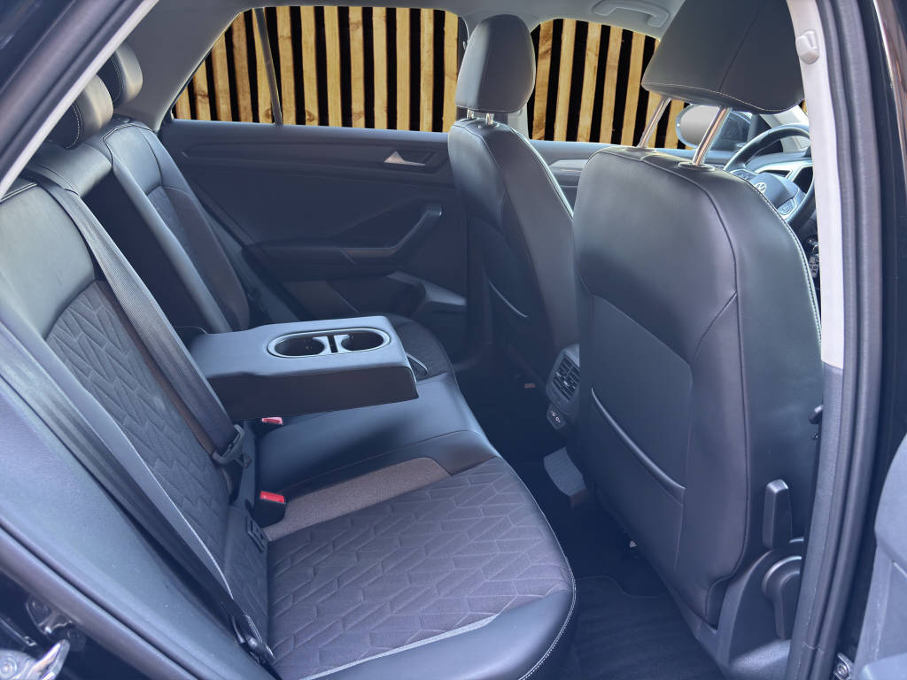 VW T-Roc 2.0 TDI SCR Life DSG-image-5