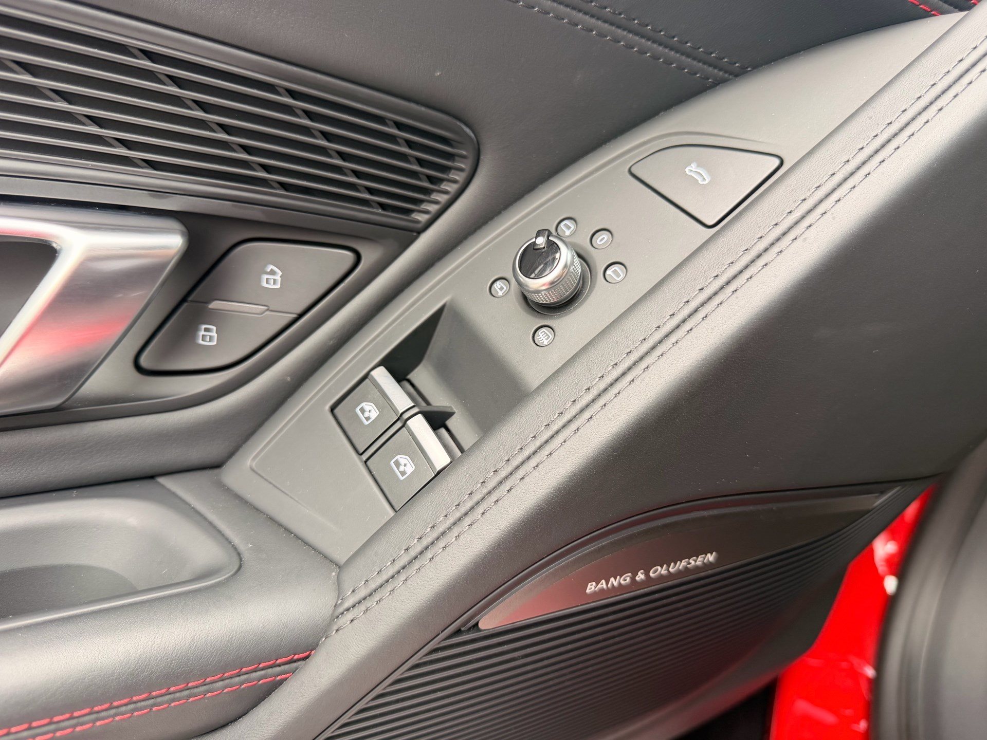 AUDI R8 COUPE 5.2 FSI QUATTRO PERFORMANCE *** 5 JAHRE AUD WERKSGARANTIE & FRISCH AB AUDI SERVICE ***-image-22