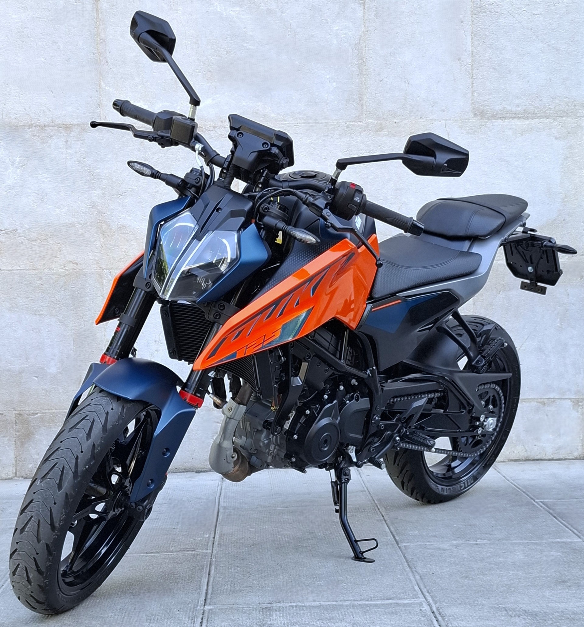 KTM 125 Duke-showroom-element-3