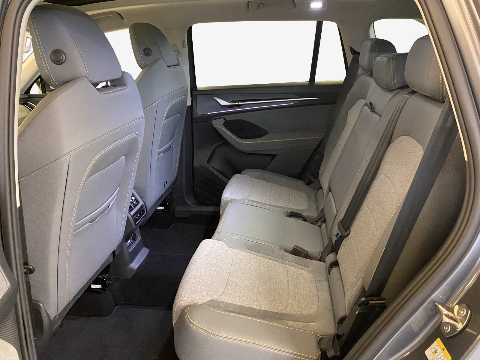 SKODA Kodiaq Selection 1.5 TSI 150PS 7DSG-image-11