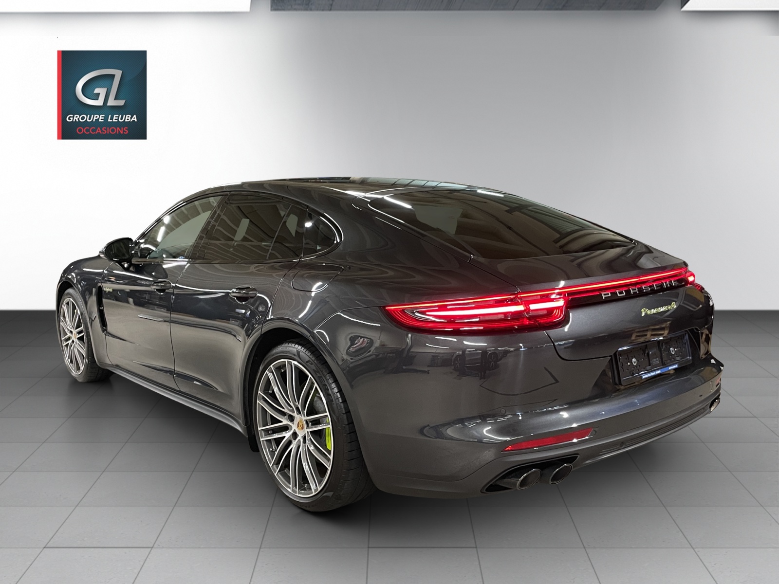 PORSCHE Panamera 4 E-Hybrid PDK-image-3