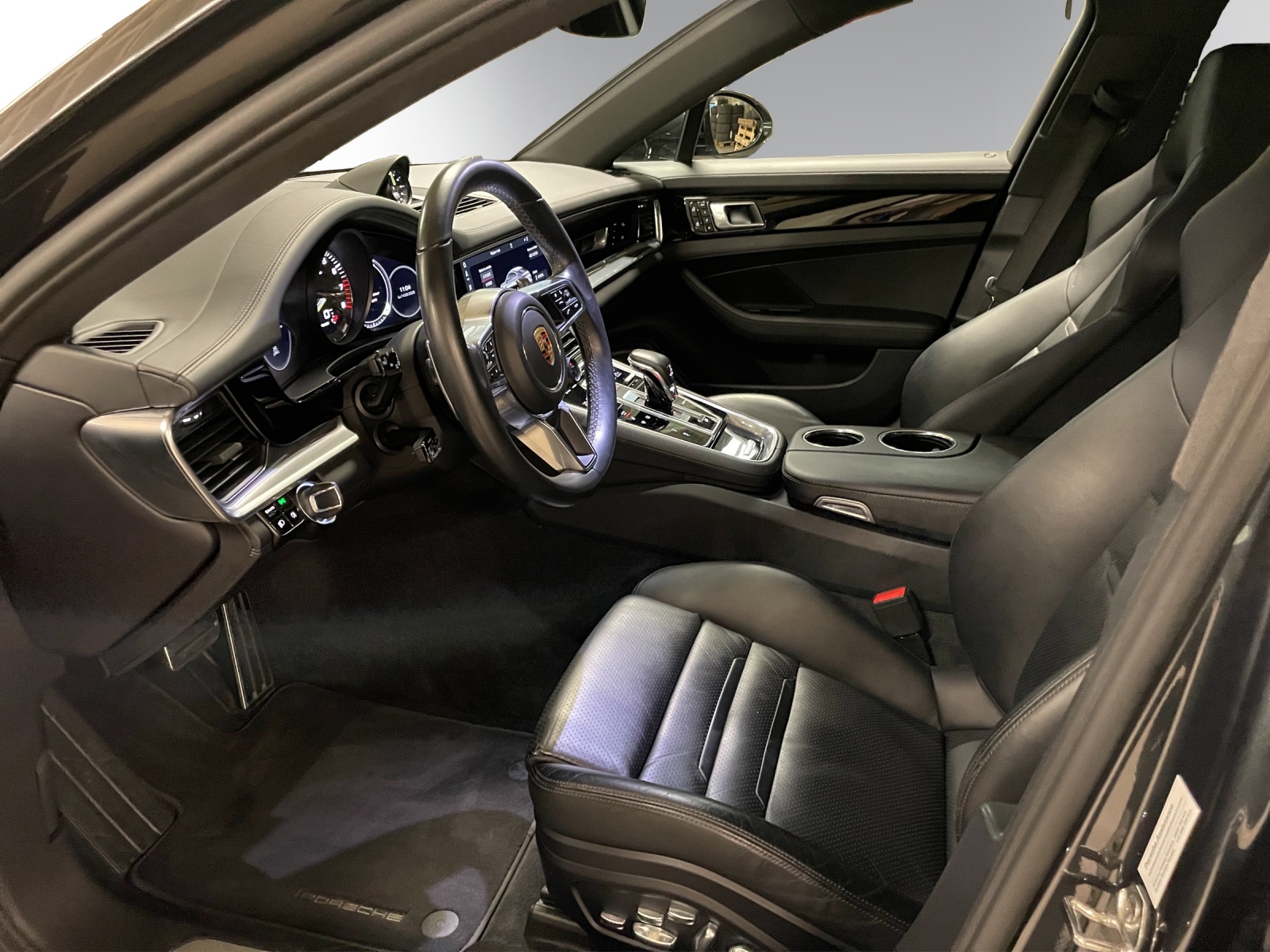 PORSCHE Panamera 4 E-Hybrid PDK-image-8