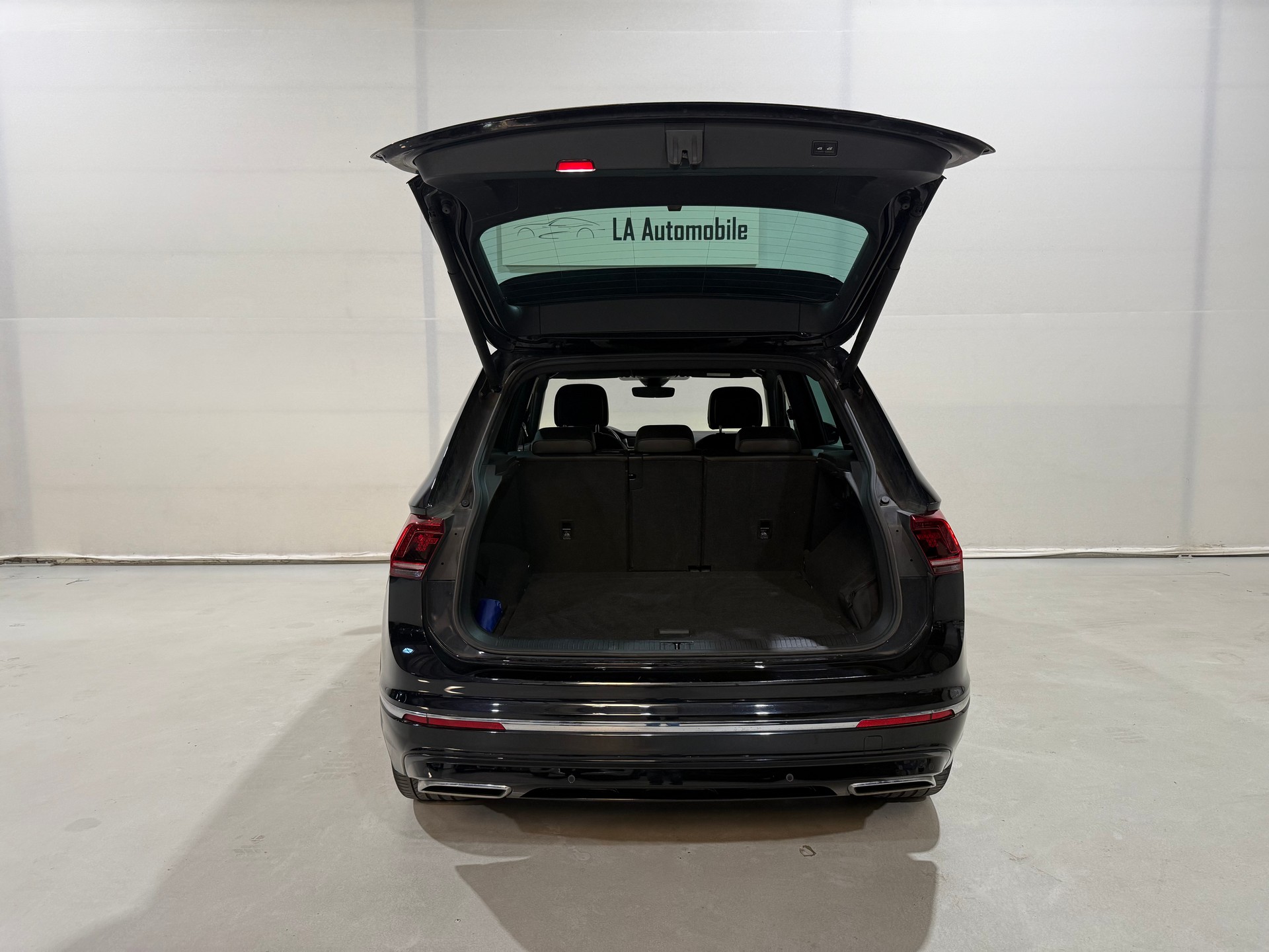 VW Tiguan 2.0TSI R Line Highline 4Motion DSG-image-10