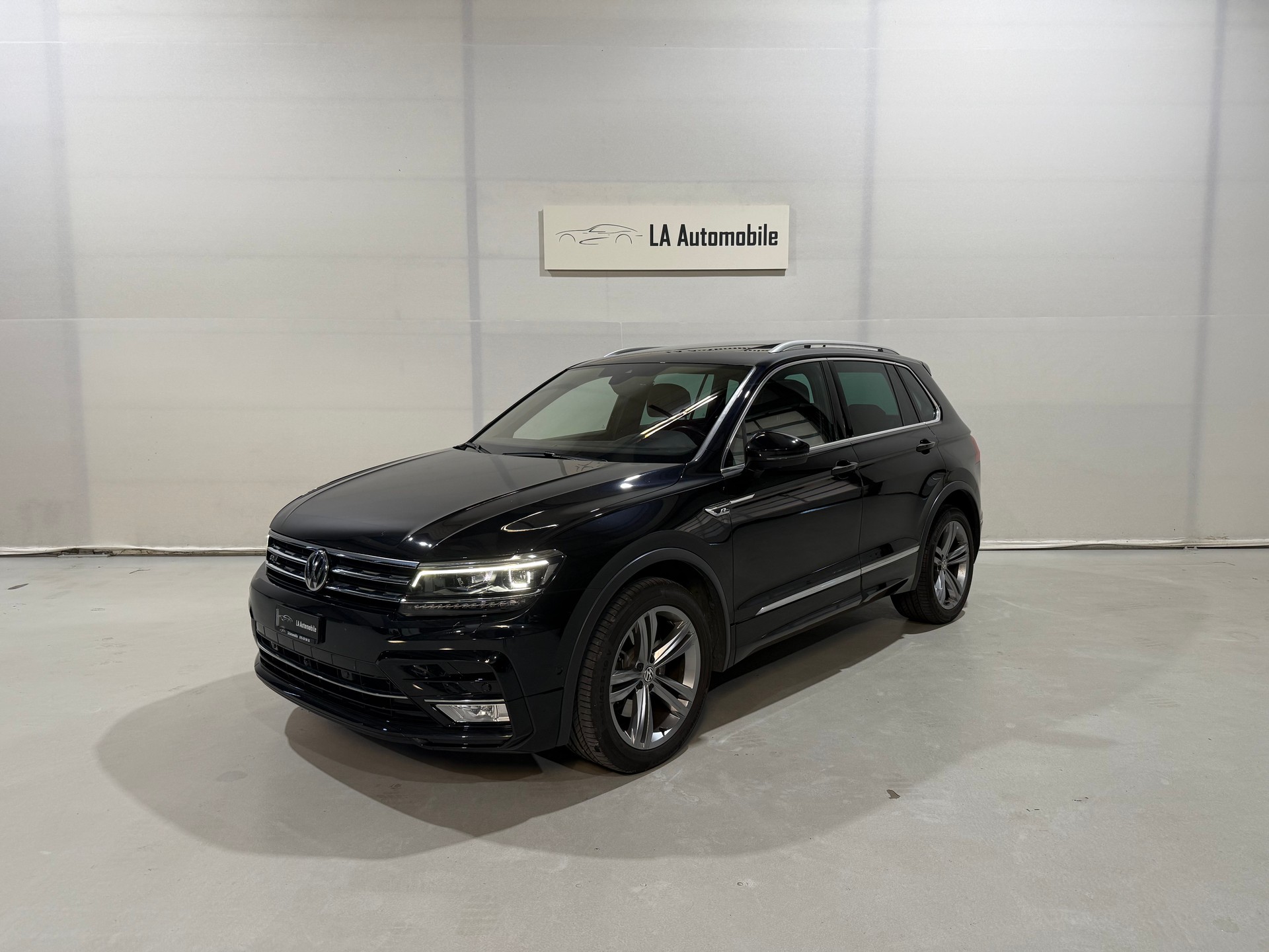 VW Tiguan 2.0TSI R Line Highline 4Motion DSG-image-0