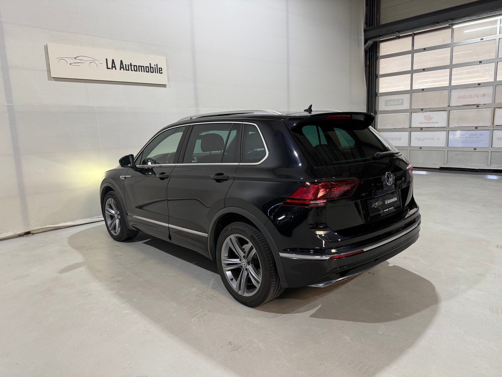 VW Tiguan 2.0TSI R Line Highline 4Motion DSG-image-9
