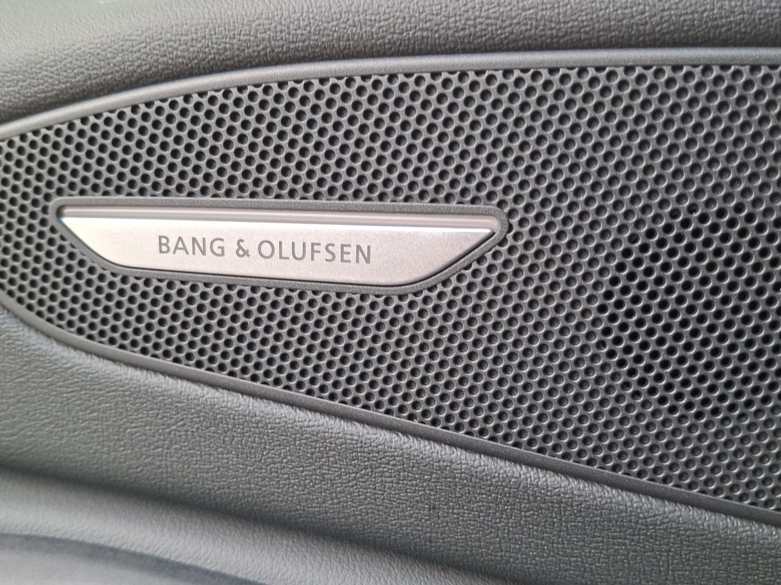 AUDI Q6 Sportback e-tron quattro-image-13