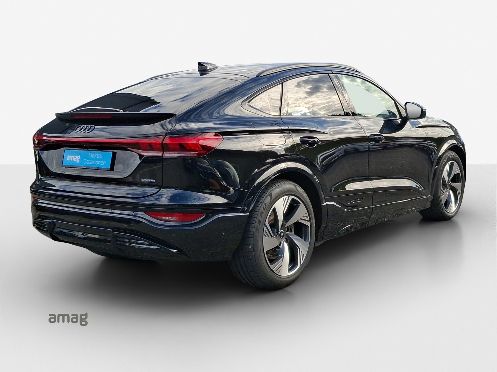 AUDI Q6 Sportback e-tron quattro-image-4