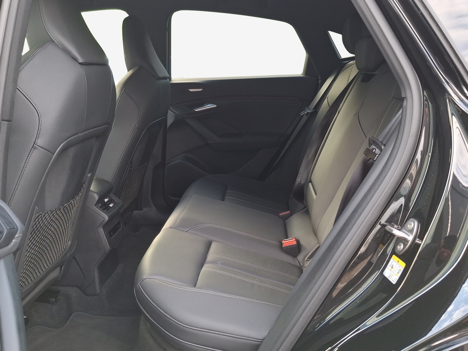 AUDI Q6 Sportback e-tron quattro-image-11