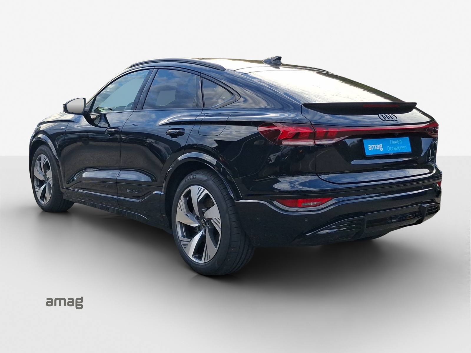 AUDI Q6 Sportback e-tron quattro-image-2