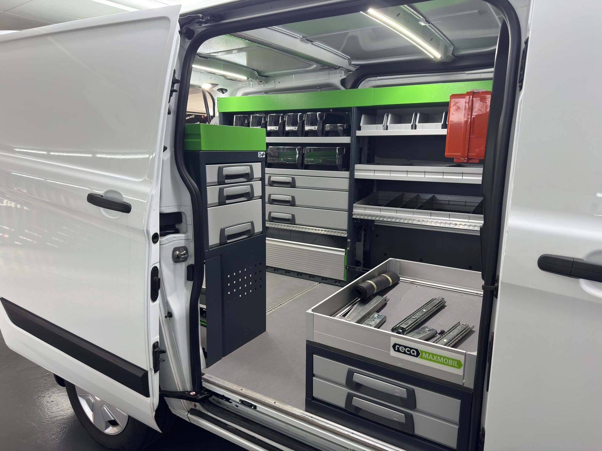 FORD Transit Custom Van 280 L1H1 Trend-image-8