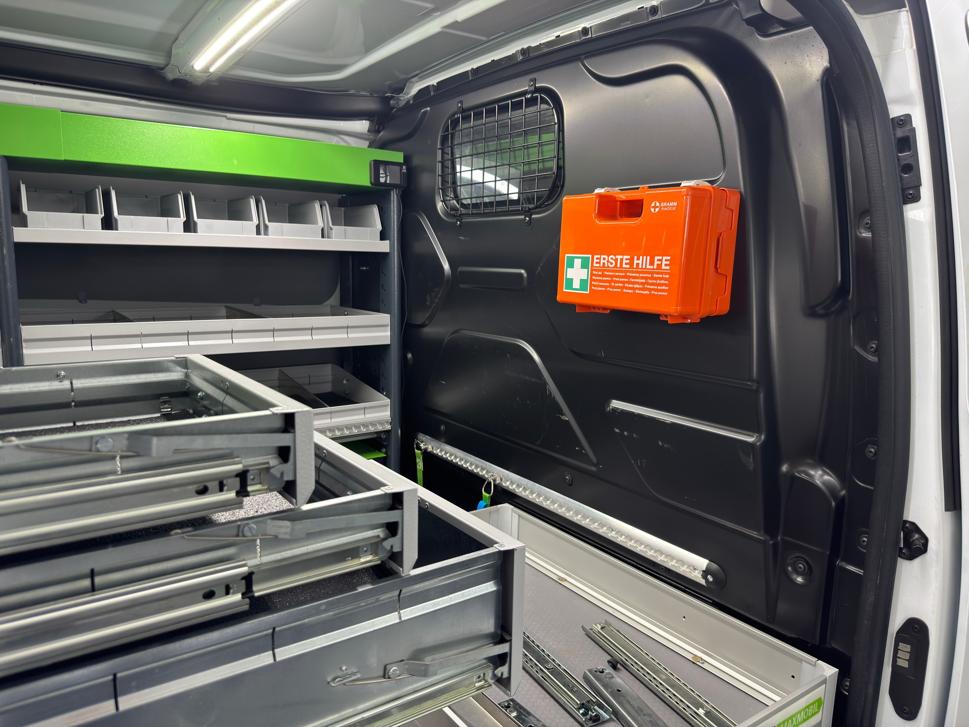 FORD Transit Custom Van 280 L1H1 Trend-image-10