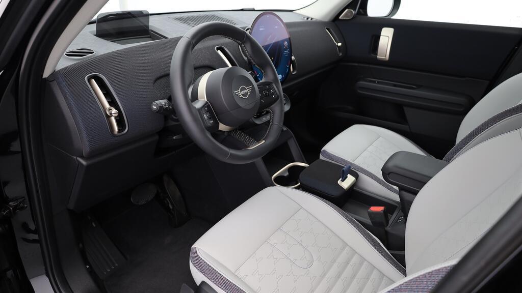 MINI Countryman E-image-16
