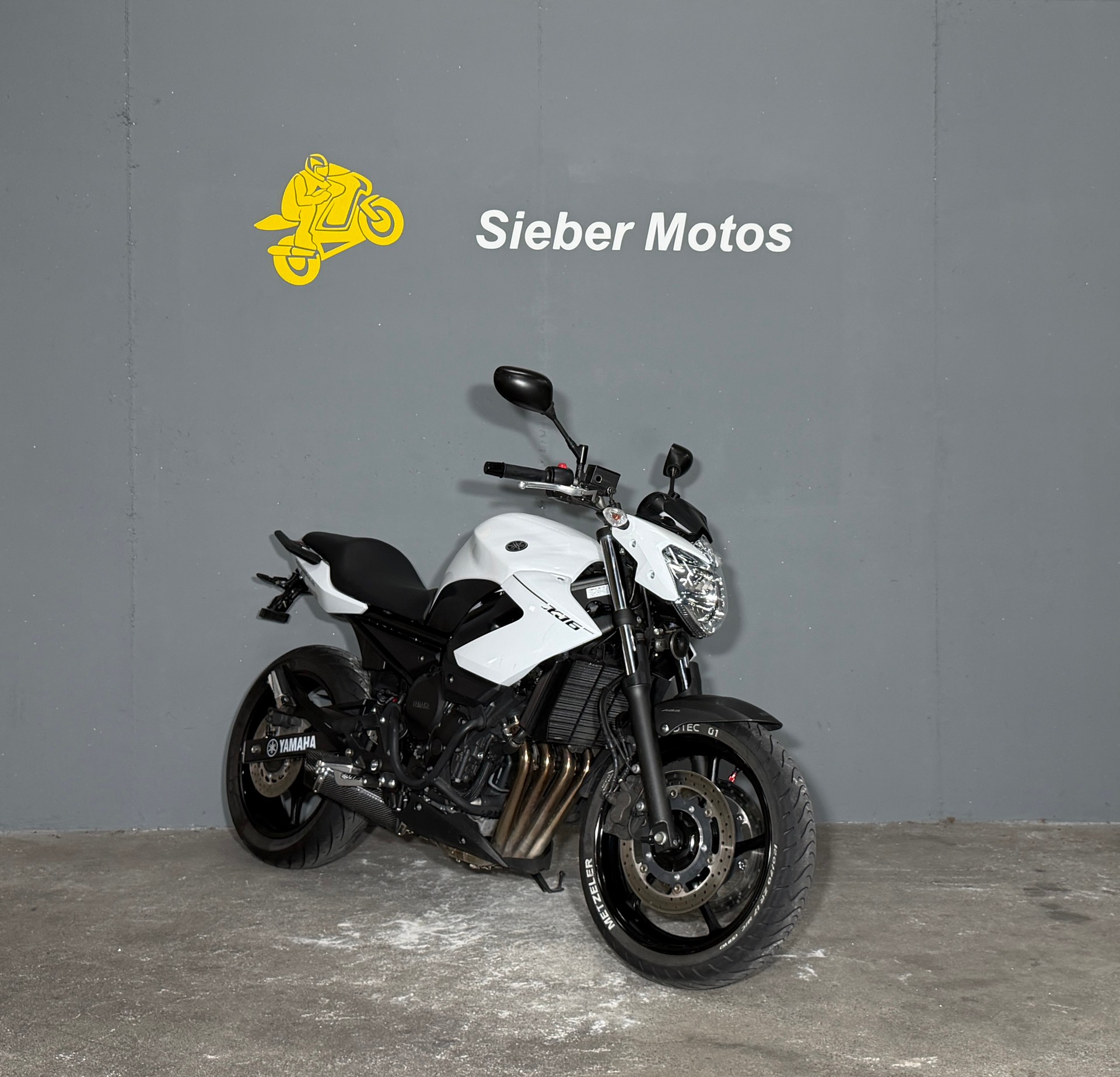 YAMAHA XJ6N ABS-showroom-element-1