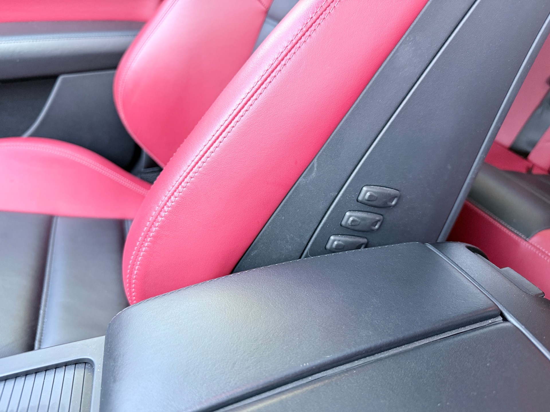 MERCEDES-BENZ C 63 AMG Avantgarde Speedshift MCT-image-13