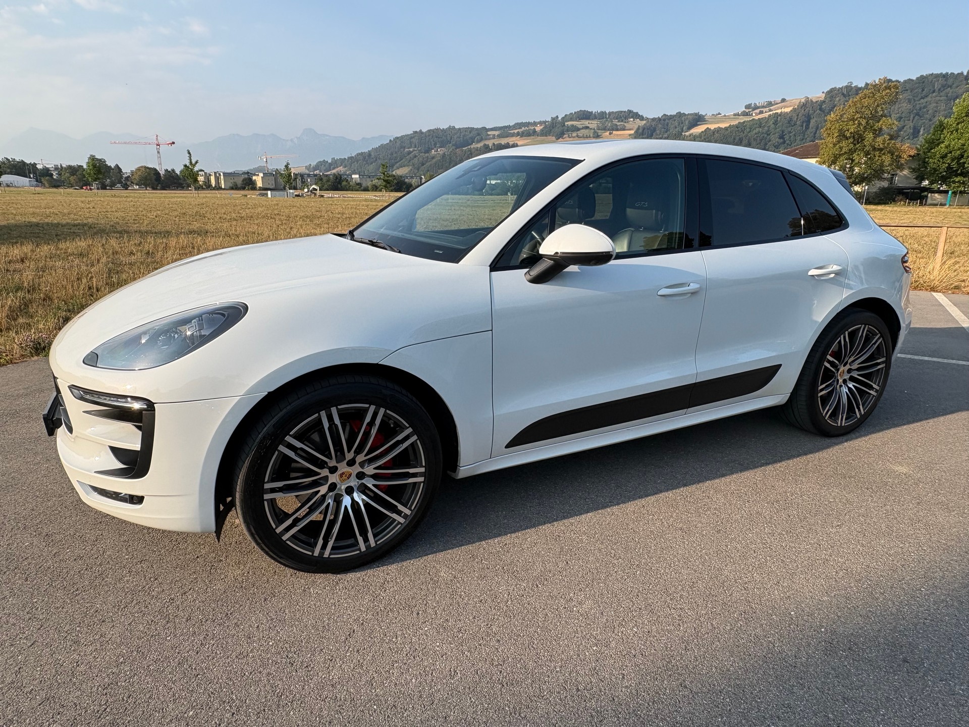 PORSCHE 3.0 V6 GTS mit Approved Garantie bis 14.12.2026-image-0