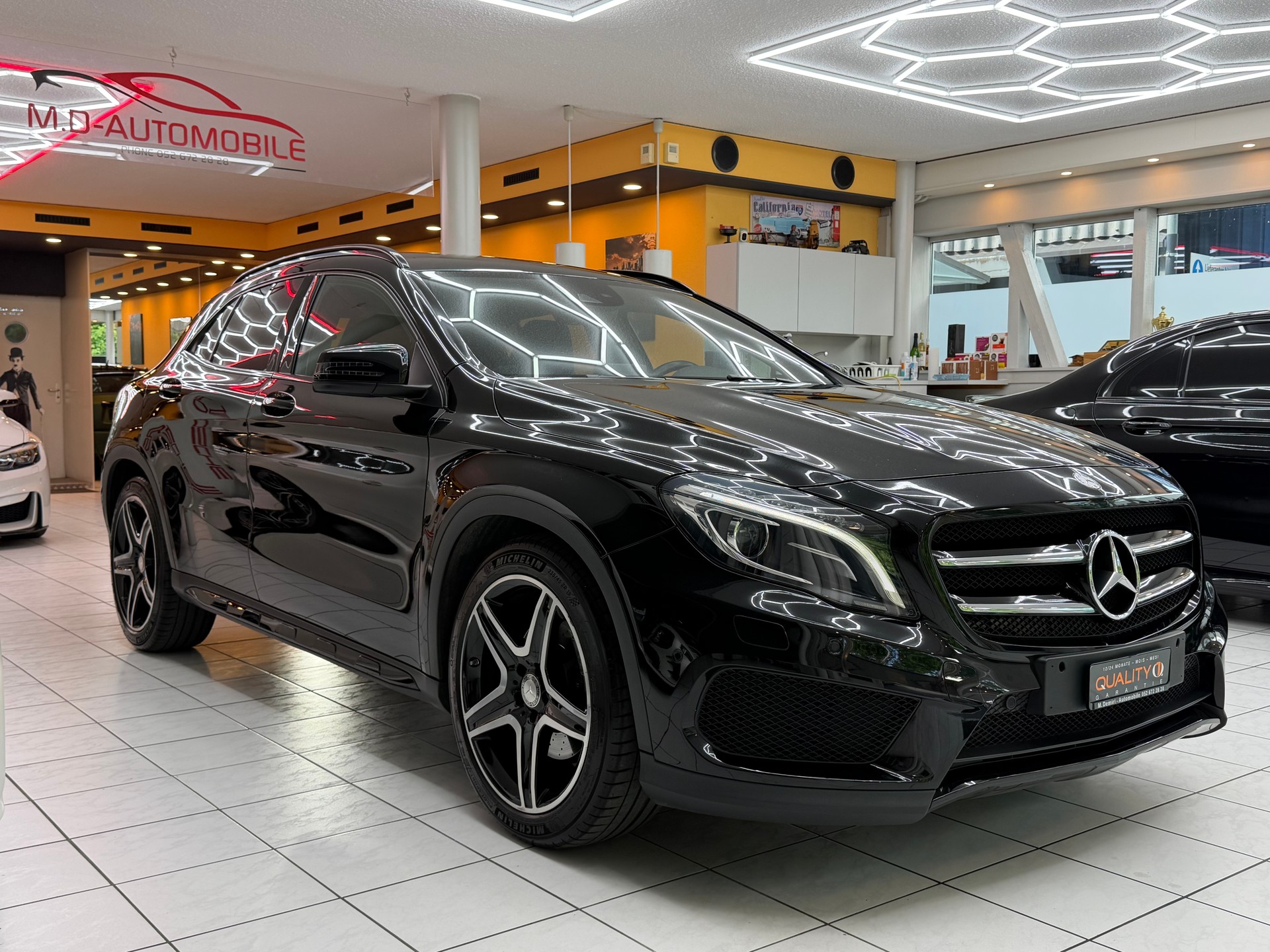 MERCEDES-BENZ GLA 250 AMG Line 4m-image-0
