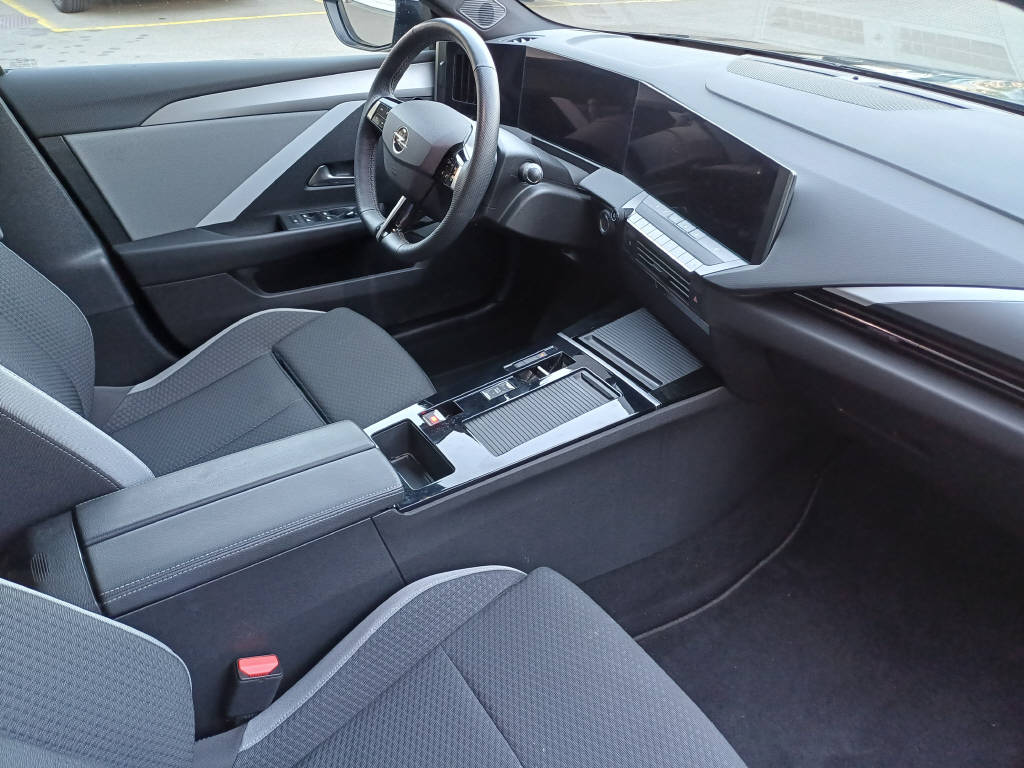 OPEL Astra 1.2 T Hybrid Edition-image-5