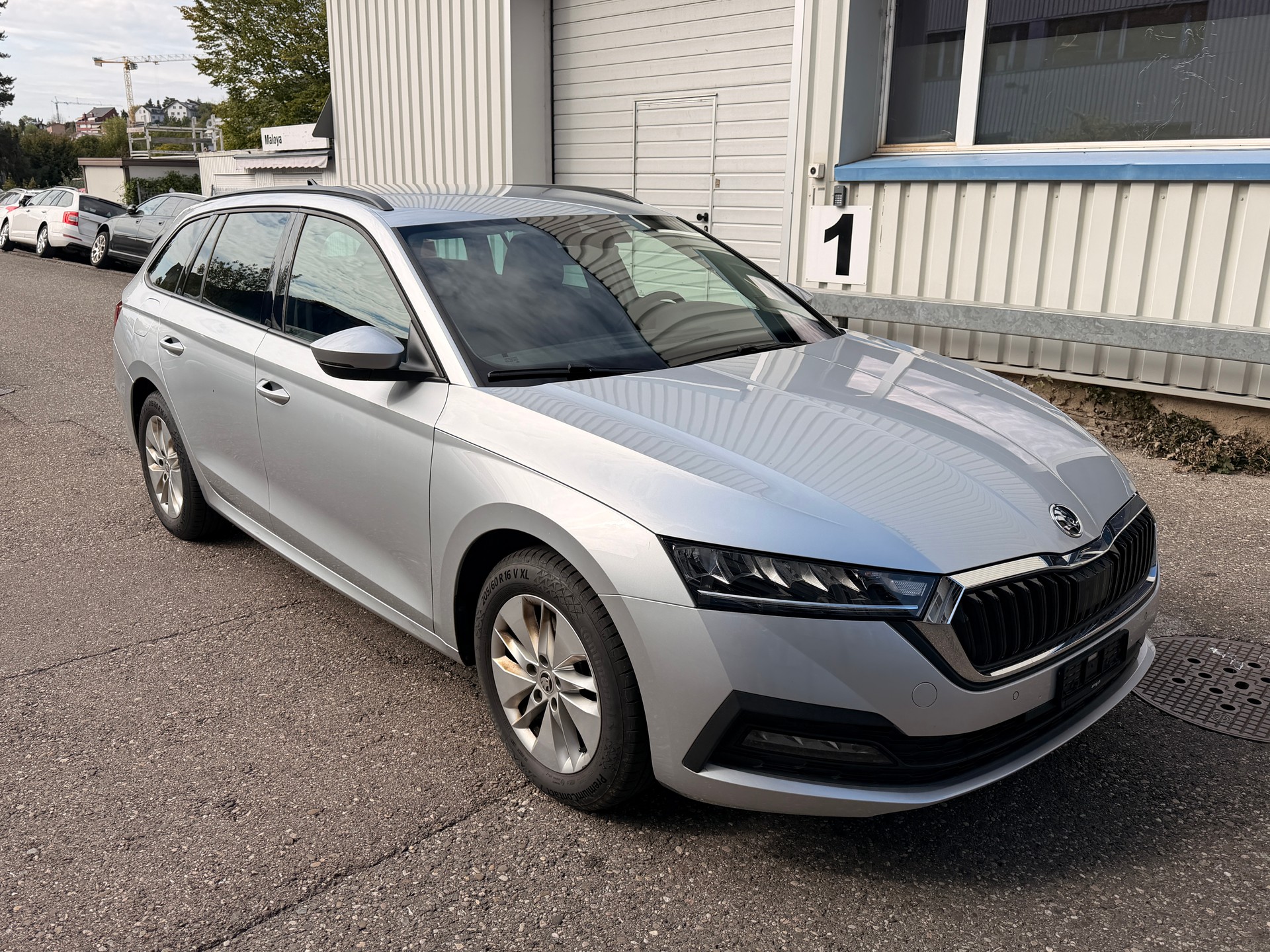 SKODA Octavia Combi 2.0 TDI DSG Ambition 4x4-image-1
