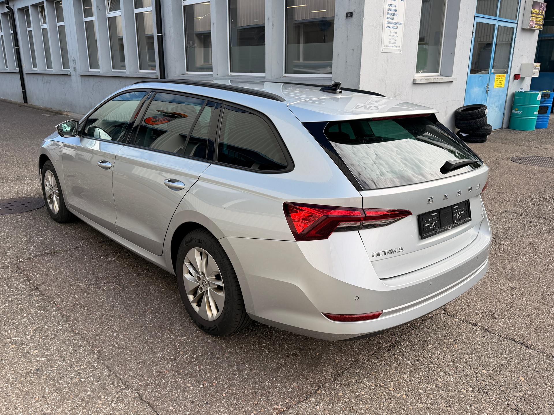 SKODA Octavia Combi 2.0 TDI DSG Ambition 4x4-image-3