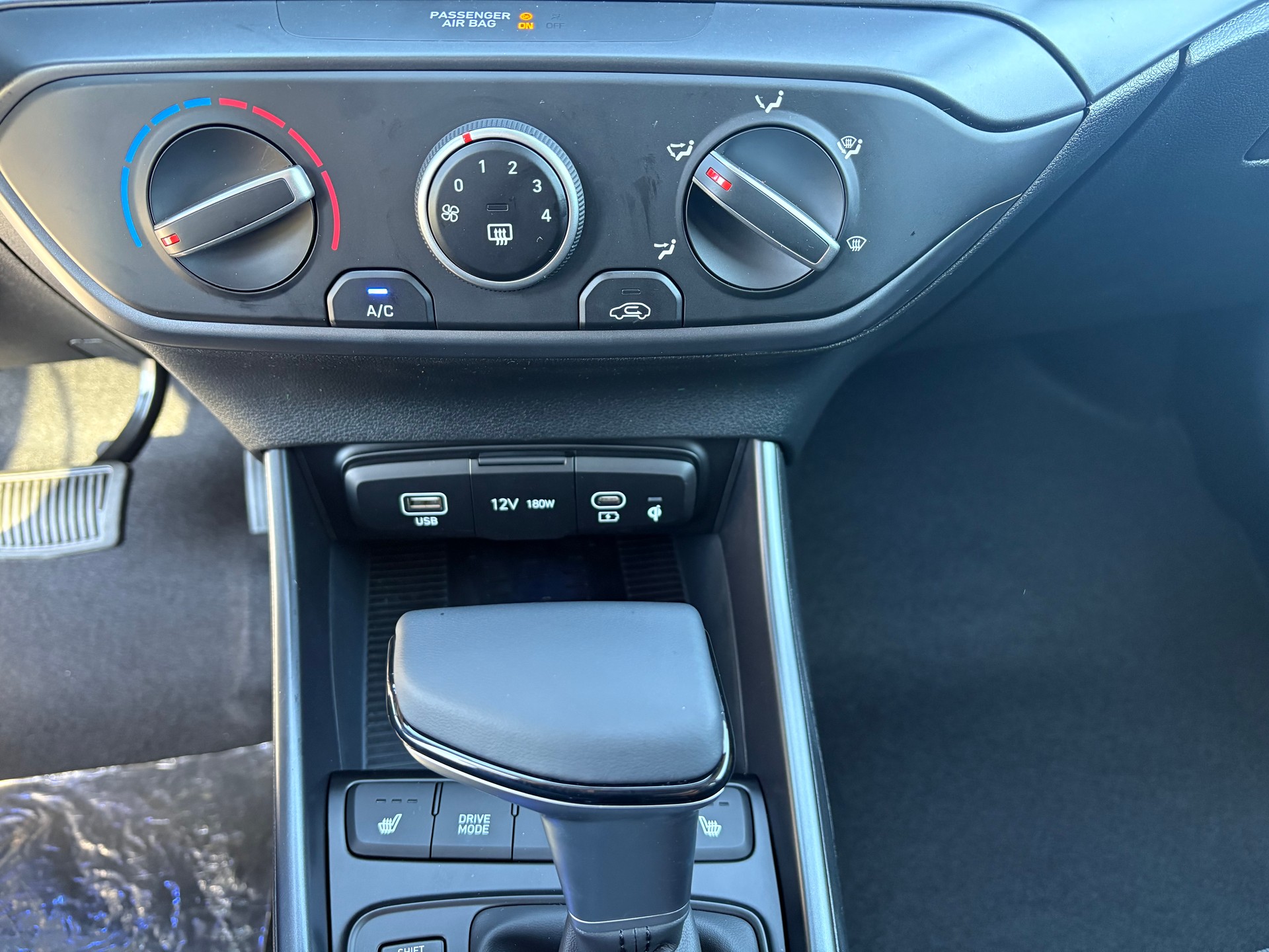 HYUNDAI i20 1.0 T-GDi Amplia DCT GO-image-12