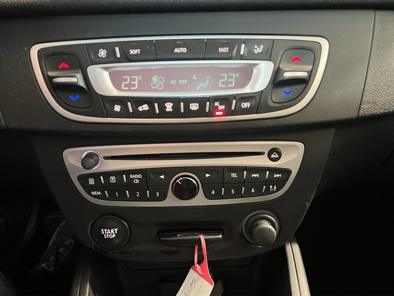 RENAULT Mégane Coupé 1.6 16V Dynamique-image-10
