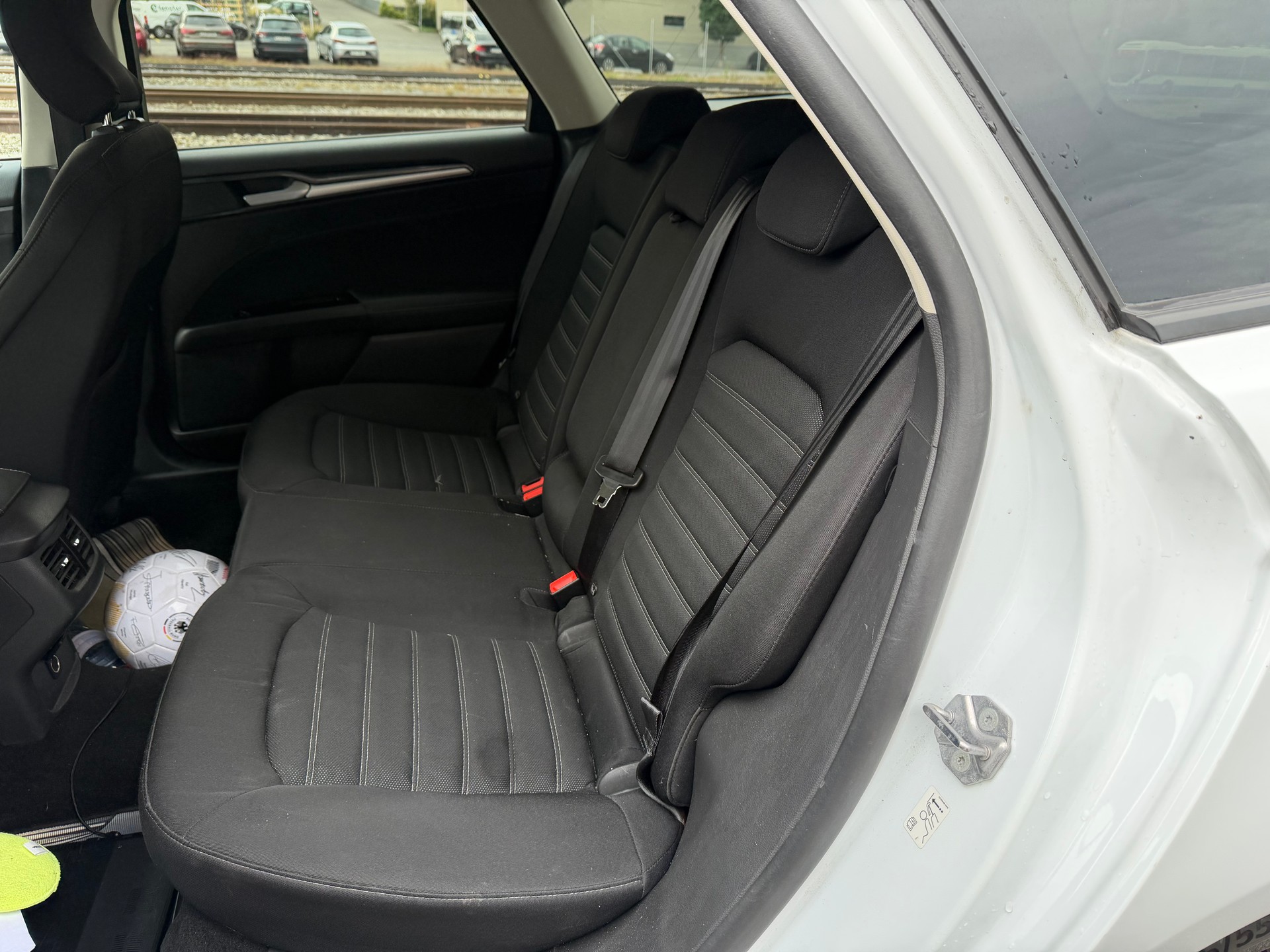 FORD Mondeo 2.0 TDCi Trend Automatik-image-10