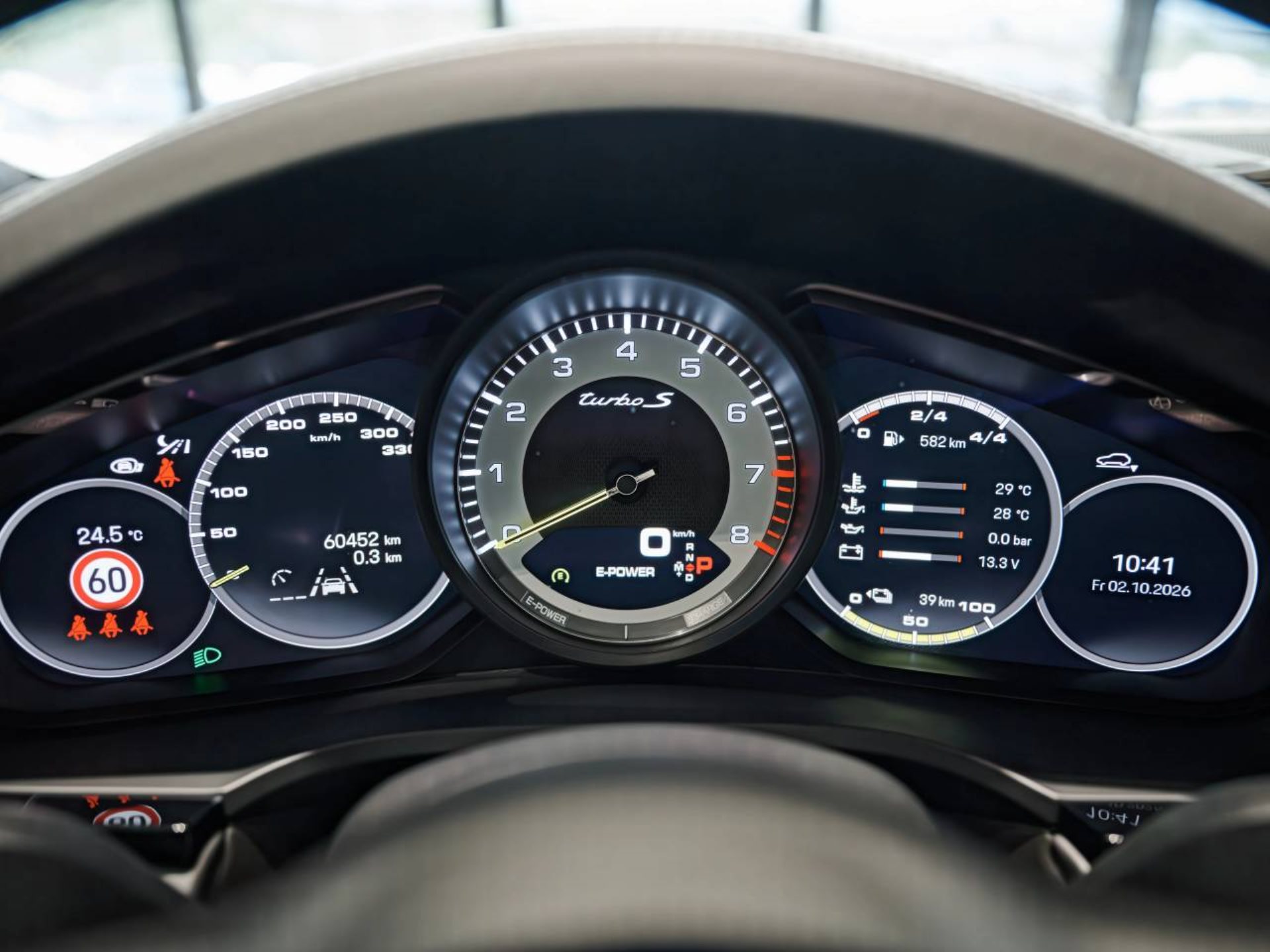 PORSCHE Cayenne Turbo S E-Hybrid-image-13