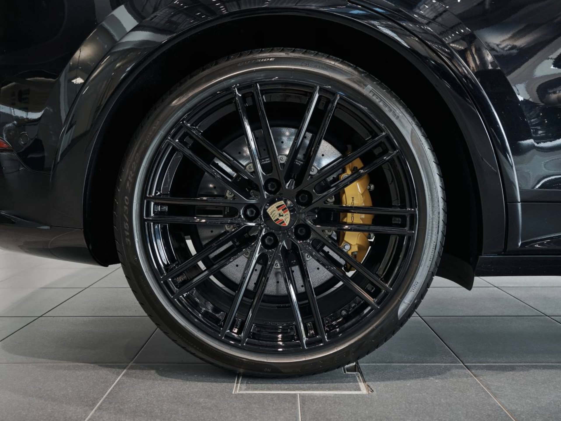 PORSCHE Cayenne Turbo S E-Hybrid-image-28