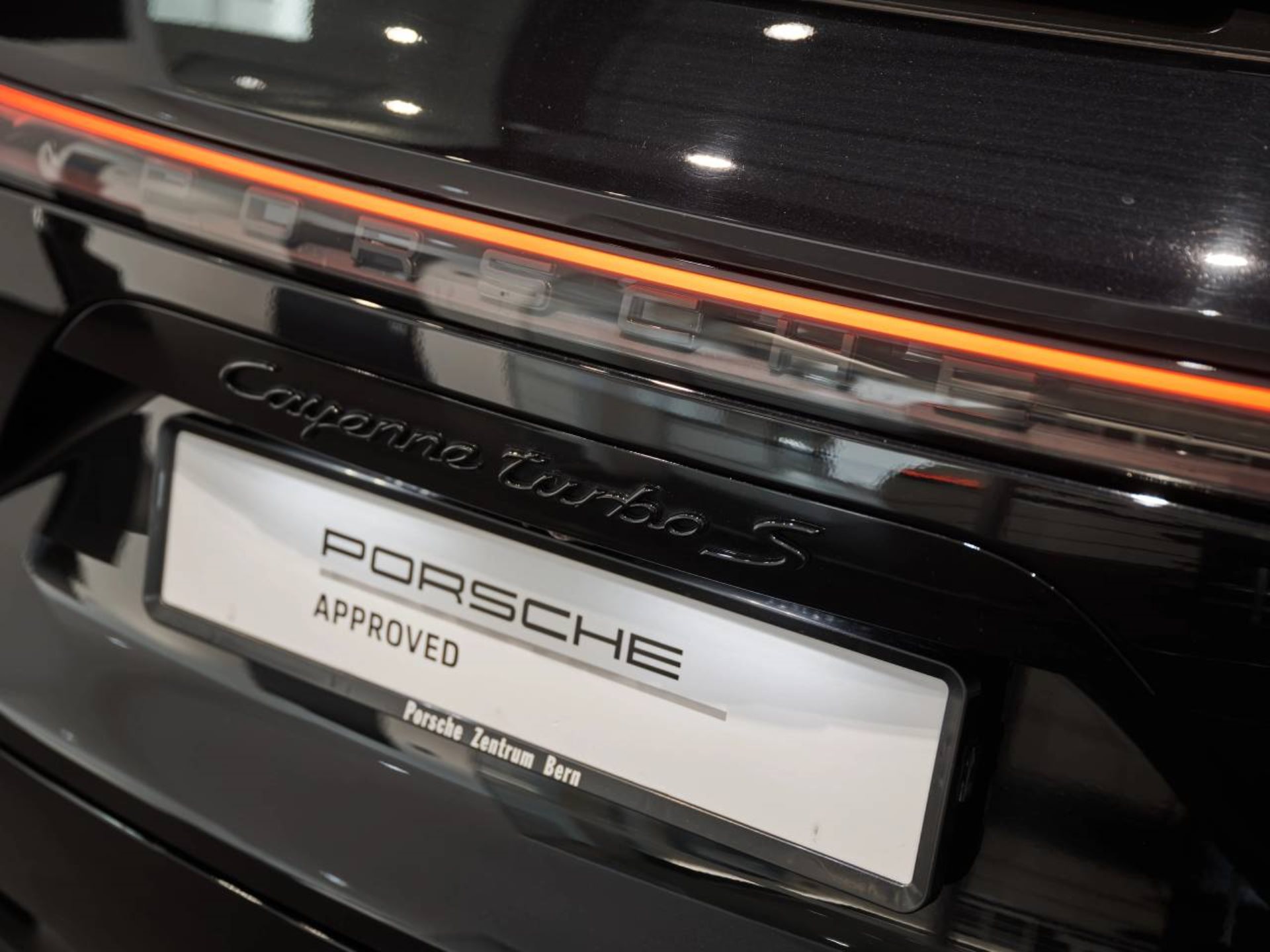 PORSCHE Cayenne Turbo S E-Hybrid-image-26
