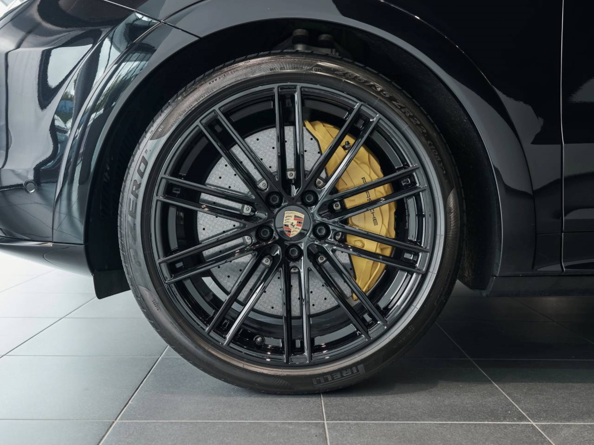 PORSCHE Cayenne Turbo S E-Hybrid-image-30
