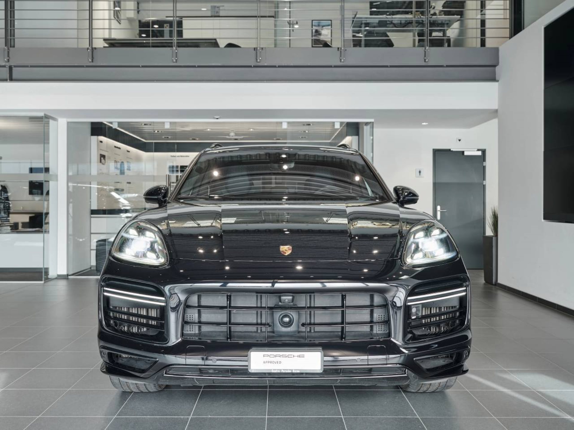 PORSCHE Cayenne Turbo S E-Hybrid-image-9