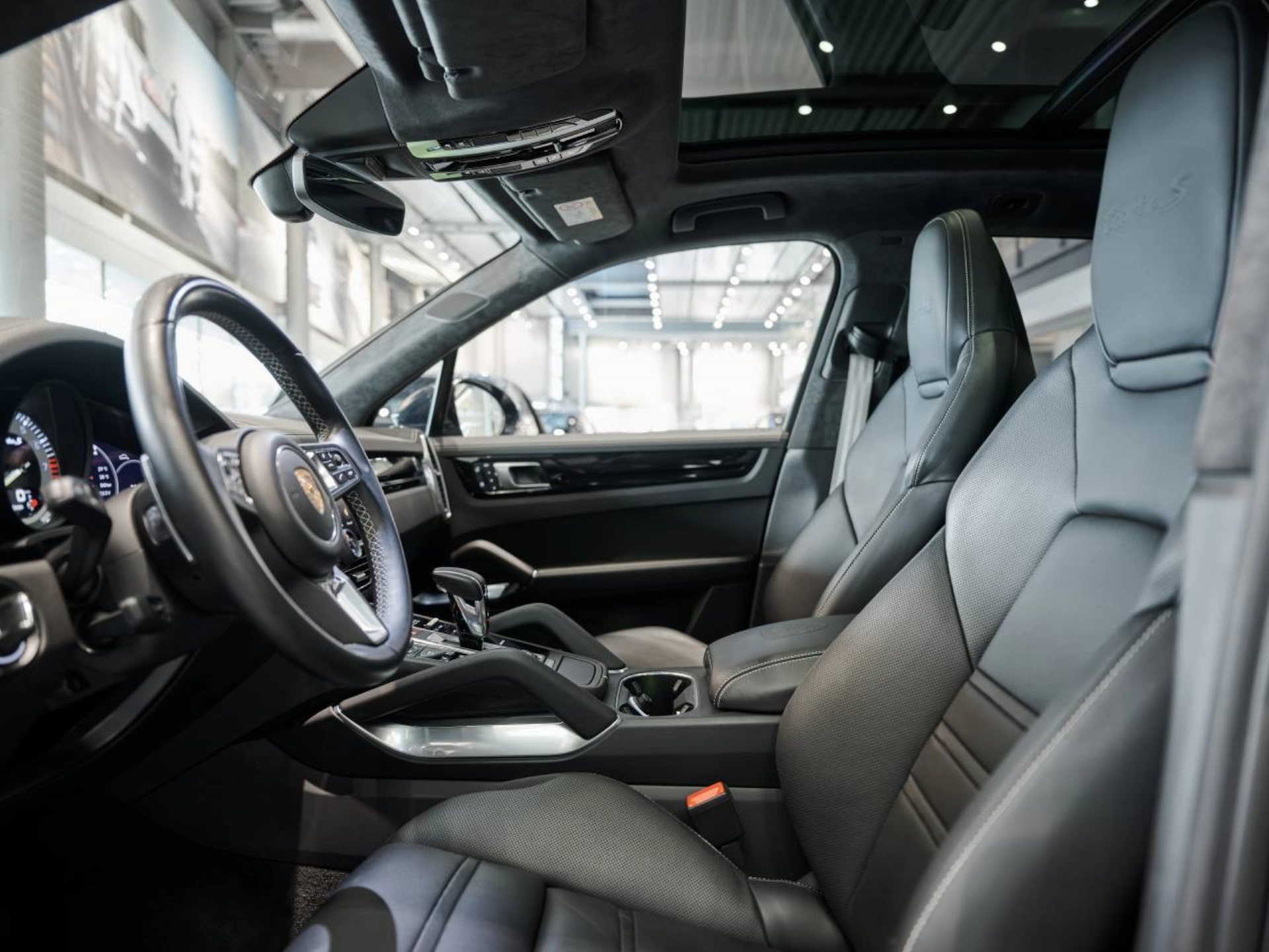 PORSCHE Cayenne Turbo S E-Hybrid-image-3