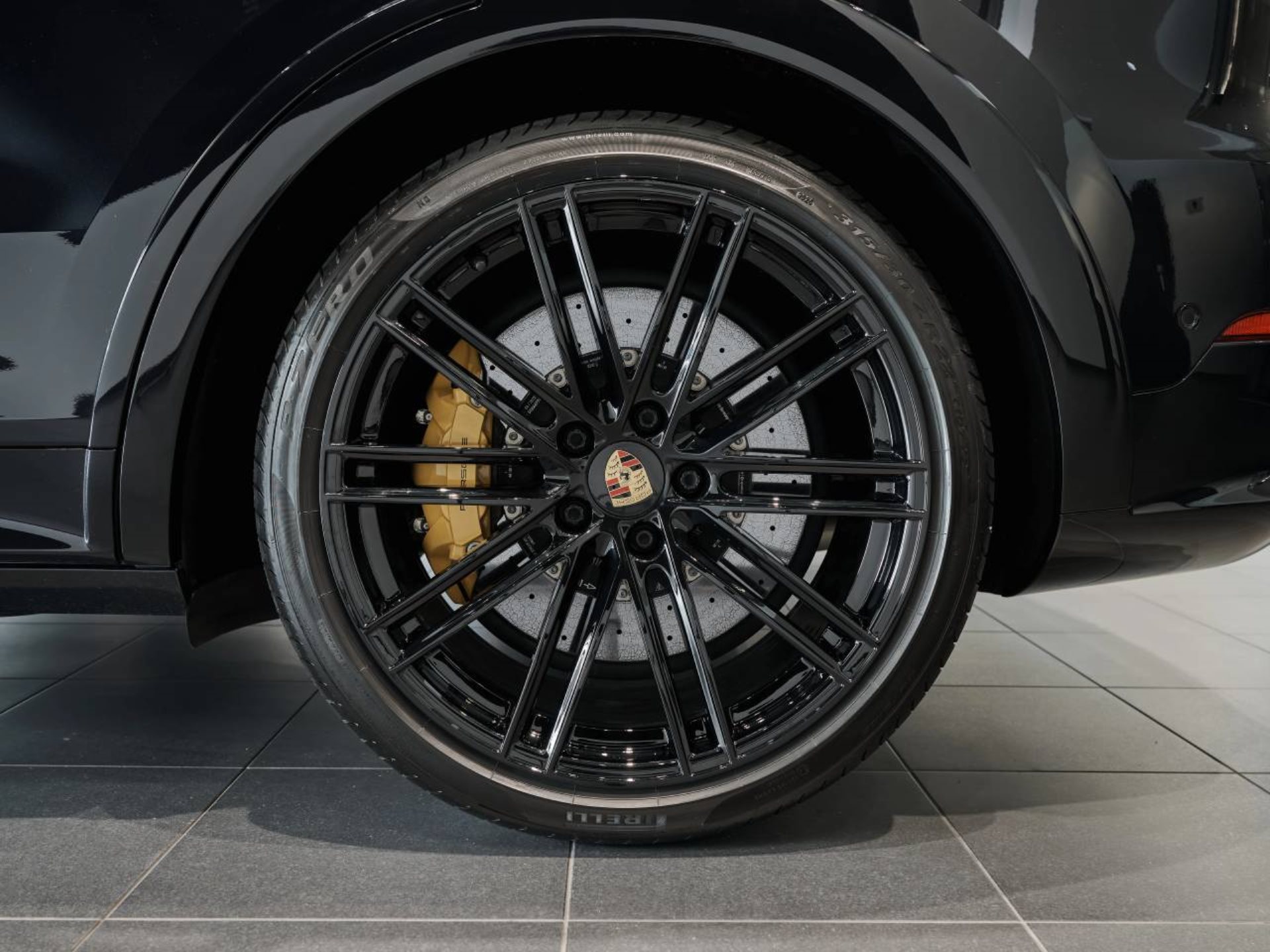 PORSCHE Cayenne Turbo S E-Hybrid-image-29