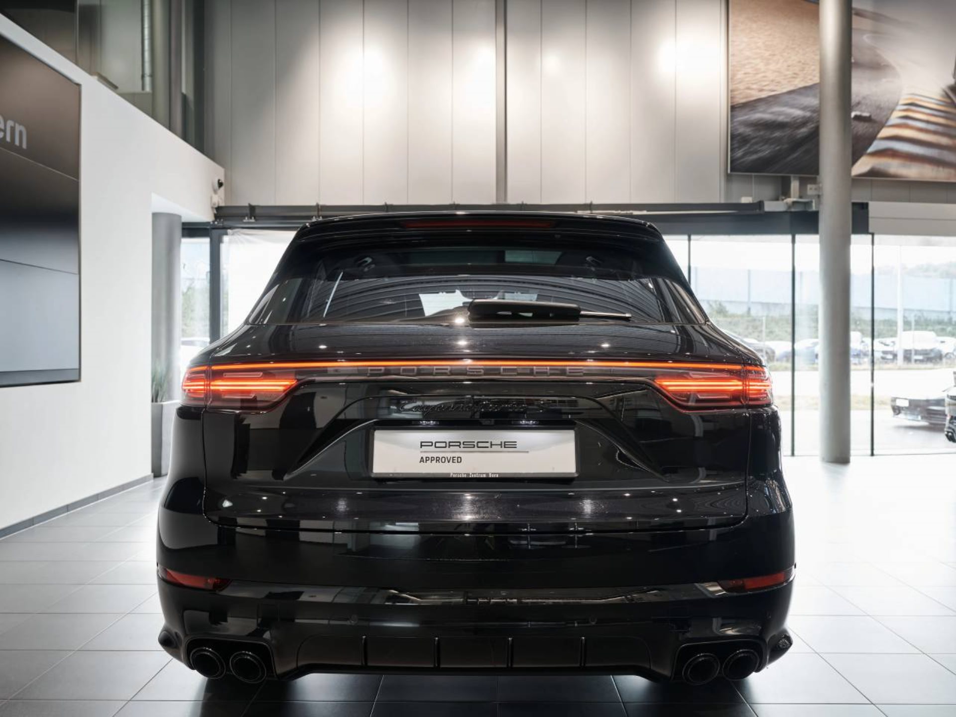 PORSCHE Cayenne Turbo S E-Hybrid-image-5