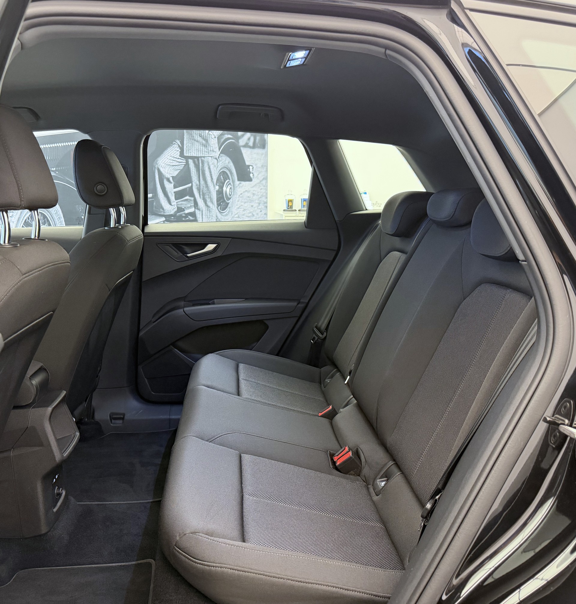 AUDI Q4 e-tron 35-image-18