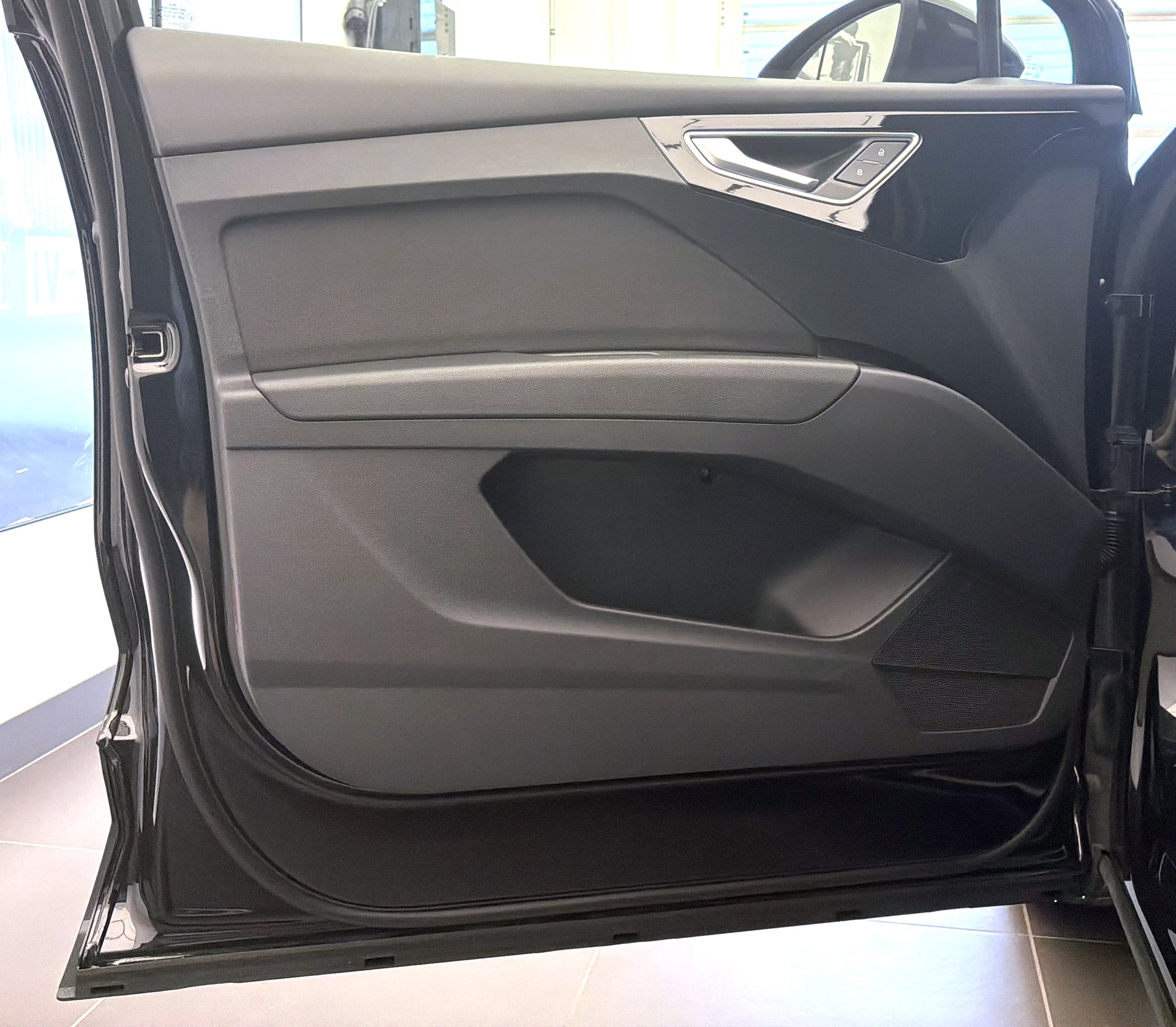 AUDI Q4 e-tron 35-image-3