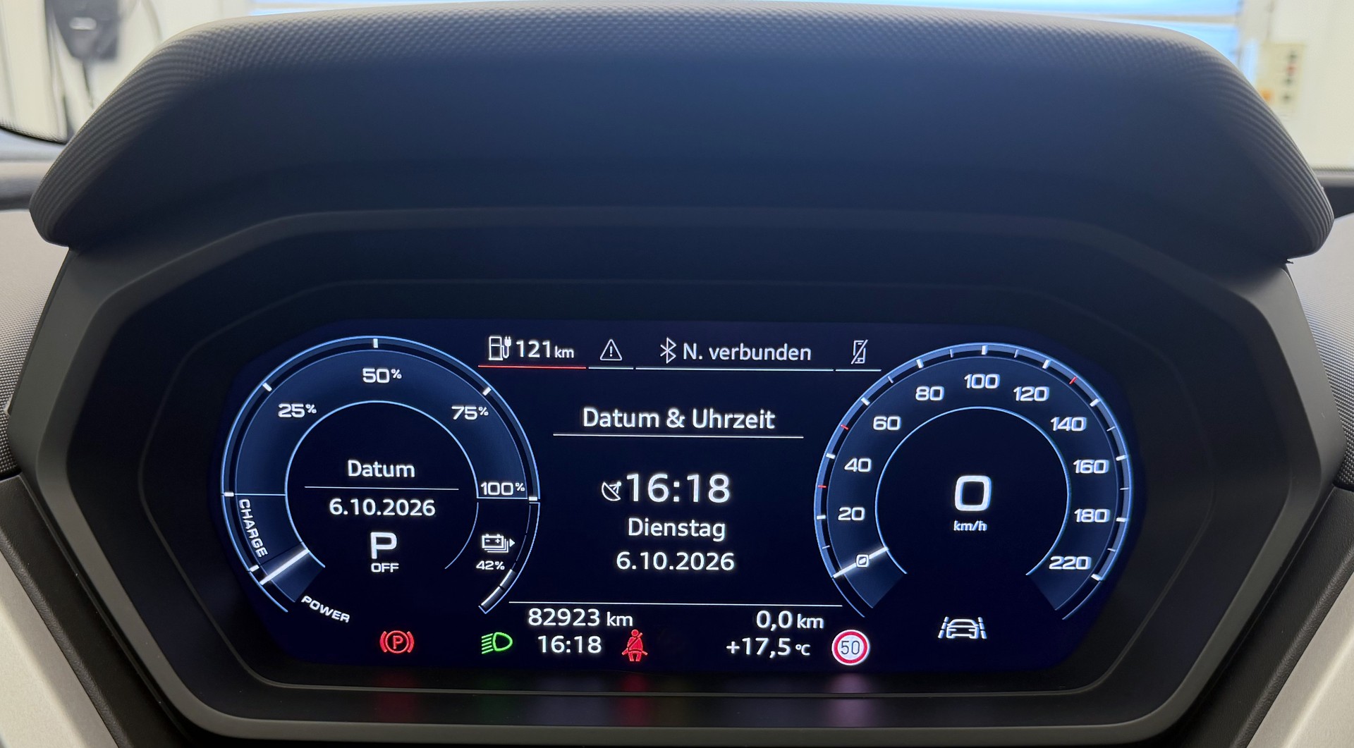 AUDI Q4 e-tron 35-image-9